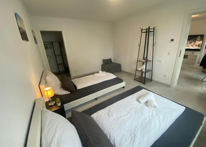 Business Suite 04 Mit Netflix Premium & Parkplatz, Zentral Zu Audi & Schwarz Gruppe With Fussbodenheizung