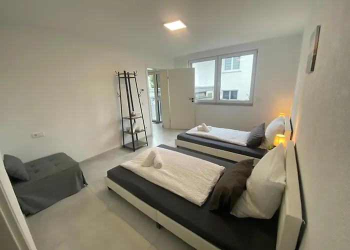 Business Suite 04 Mit Netflix Premium & Parkplatz, Zentral Zu Audi & Schwarz Gruppe With Fussbodenheizung