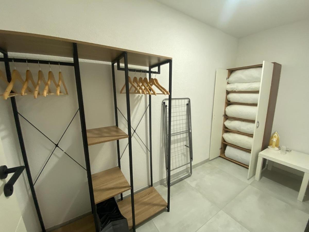 Appartement Business 04 Mit Netflix Premium & Parkplatz, Zentral Zu Audi & Schwarz Gruppe With Fussbodenheizung *