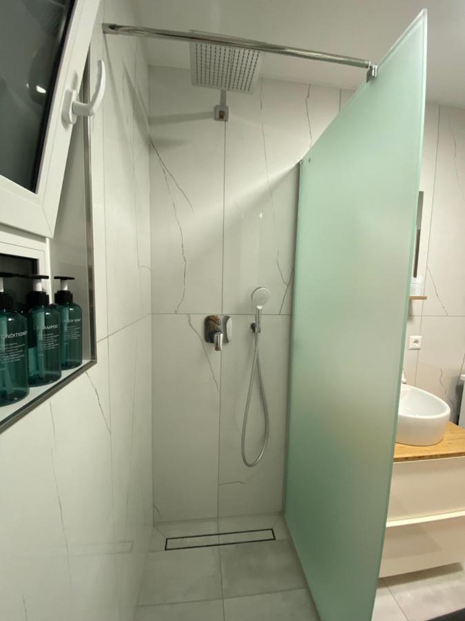 Business Suite: Netflix & Parking Near Audi * Bad Friedrichshall