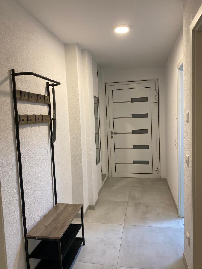 Apartment Business Suite: Netflix & Parking Near Audi